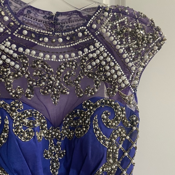 Beautiful Cap sleeve Sequined Royal blue evening gown dress - Picture 6 of 11